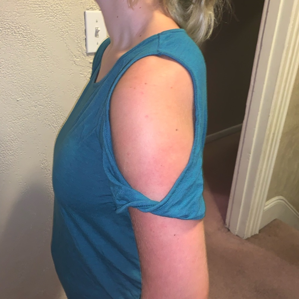 Cold Shoulder Top - Picture 3 of 3